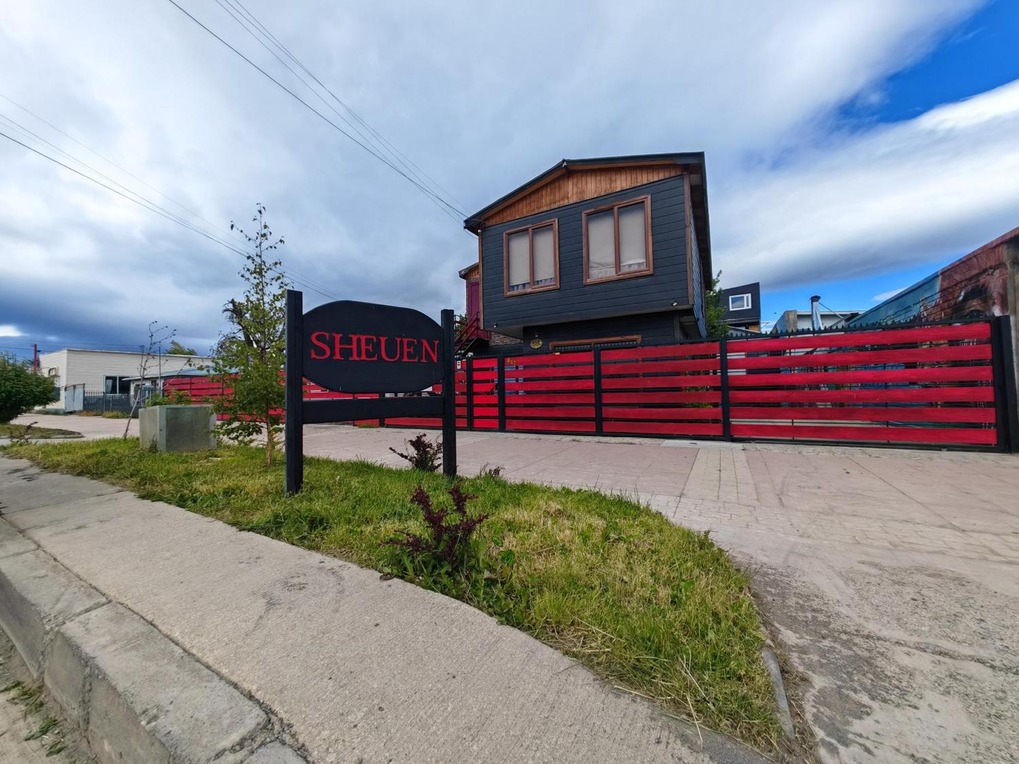 Sheuen Patagonia Hostel Puerto Natales Kültér fotó